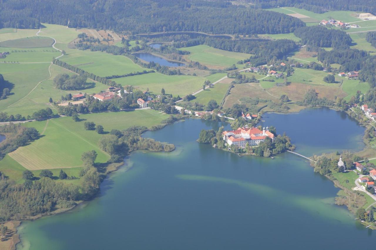 Haus Rufinus Am Kloster Seeon Exterior foto